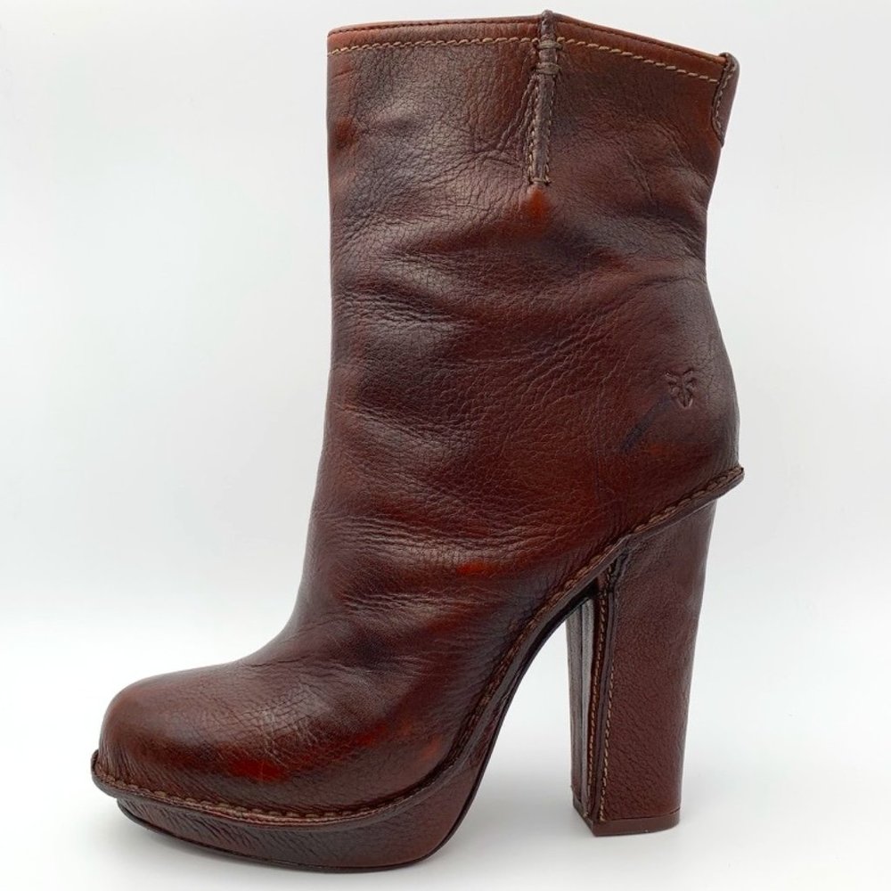 Frye Victoria Brown Distressed Leather Platform Ankle Boots | Sz 9.5 | Box